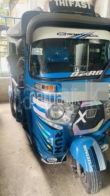 Bajaj Three Wheel 2014
