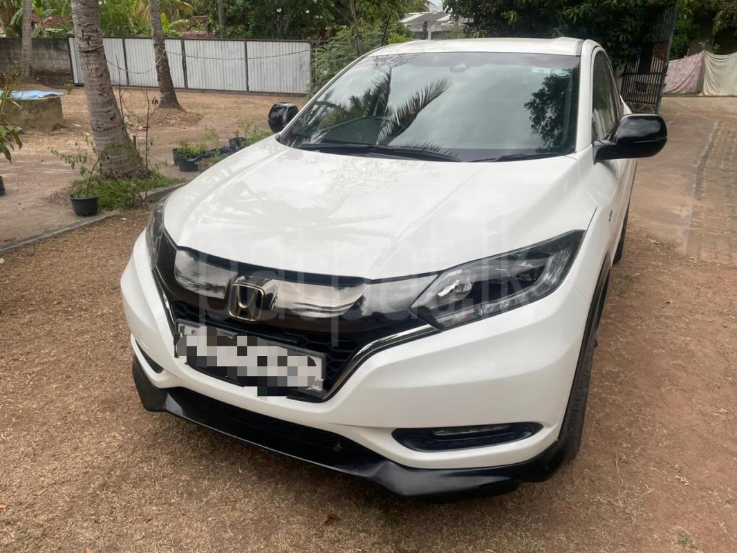 Honda Vezel 2017 -  SUV රථය sale in Sri Lanka - patpat.lk