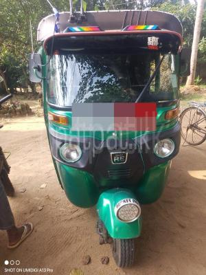 Bajaj Three Wheel 2015