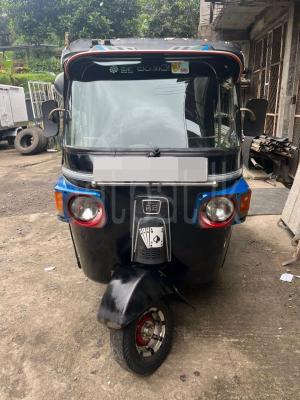 Bajaj Three Wheel 2014