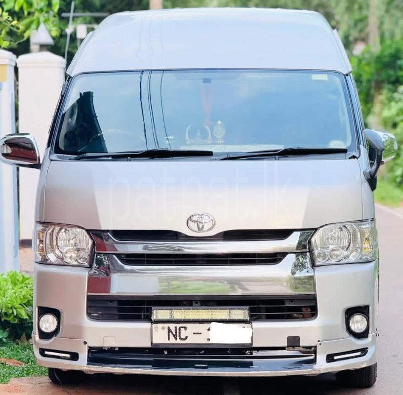 Toyota Hiace 2010 -  වෑන් රථය sale in Sri Lanka - patpat.lk