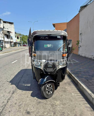 Bajaj Three Wheel 2015