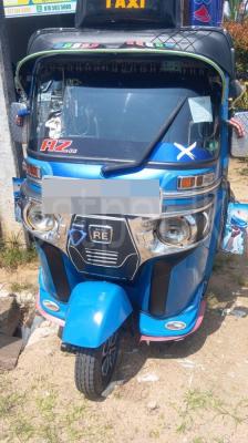 Bajaj Three Wheel 2015