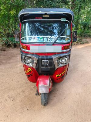 Bajaj Three Wheel 2015