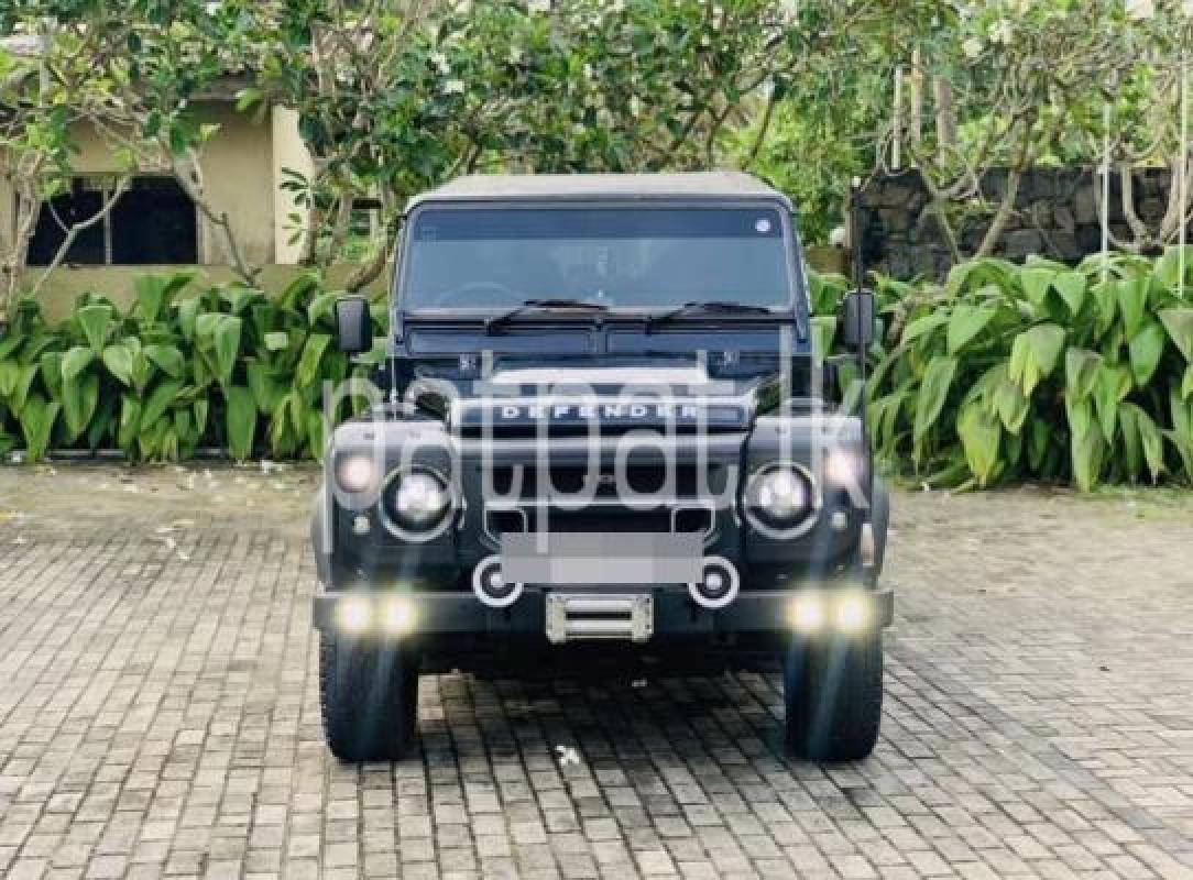 Land Rover Defender 110 P300 2003 -  SUV sale in Sri Lanka - patpat.lk