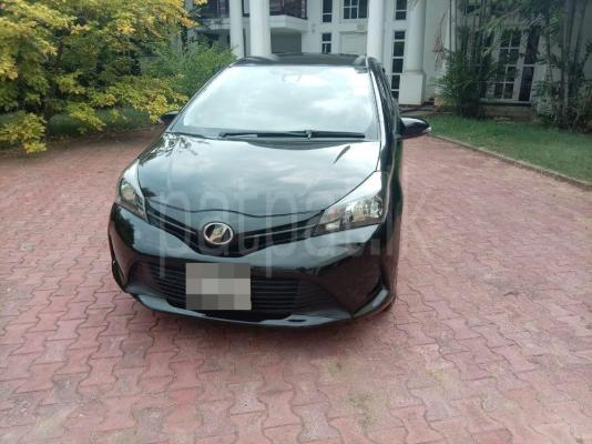 Toyota Vitz 2017 - பயன்படுத்தப்பட்டது கார் sale in Sri Lanka - patpat.lk