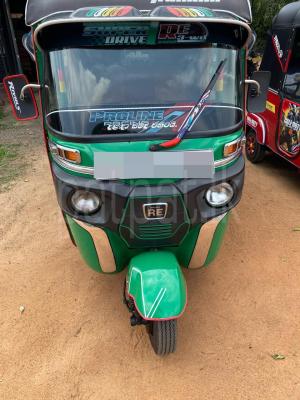 Bajaj Three Wheel 2015