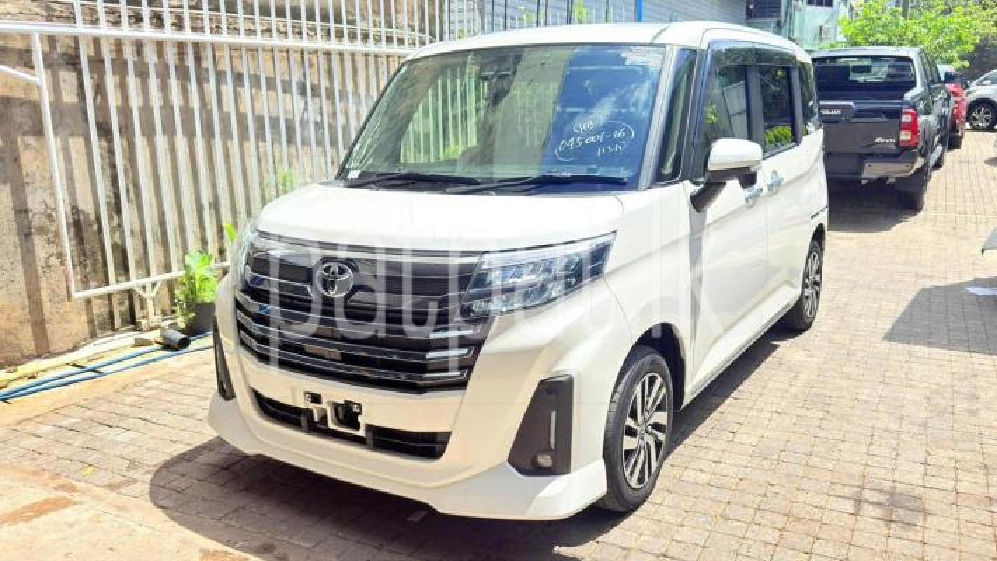 Toyota Roomy 2023 -  Car sale in Sri Lanka - patpat.lk
