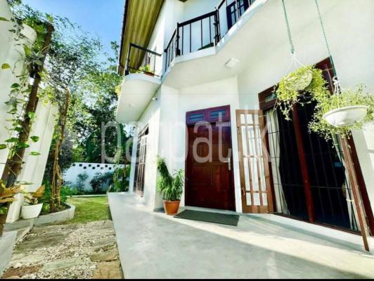 House for Sale in Athurugiriya
