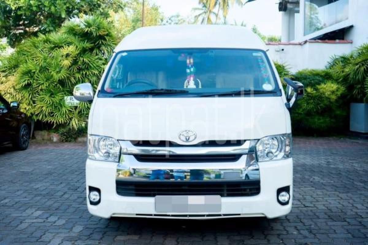 Toyota Hiace 2024 -  වෑන් රථය sale in Sri Lanka - patpat.lk