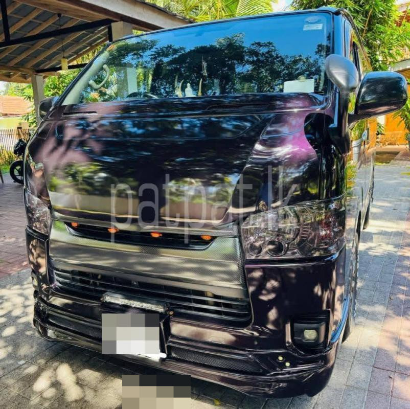 Toyota Hiace 2015 - භාවිතා කරන ලද වෑන් රථය sale in Sri Lanka - patpat.lk