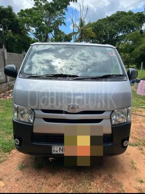Toyota Hiace 2016 - பயன்படுத்தப்பட்டது வேன் sale in Sri Lanka - patpat.lk