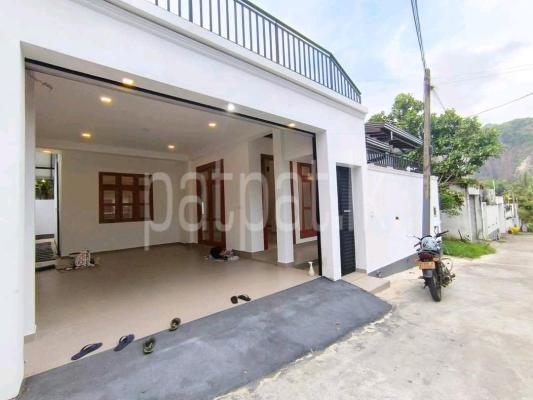 House for Sale in Athurugiriya