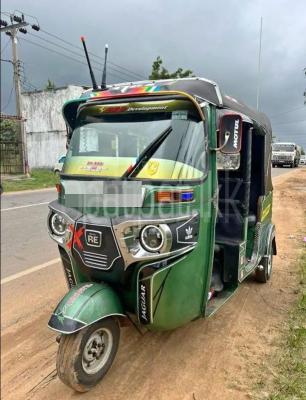 Bajaj Three Wheel 2014
