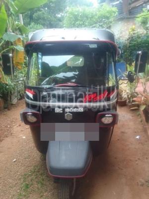 Piaggio Three Wheel 2012
