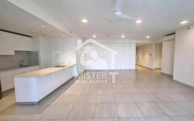 Luxury Apartment for Sale in Colombo Fort (Colombo 01)