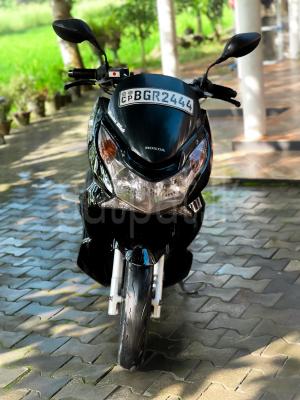 Honda PCX 2017 - Used Bike sale in Sri Lanka - patpat.lk
