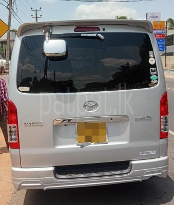 Toyota Hiace 2009 - භාවිතා කරන ලද වෑන් රථය sale in Sri Lanka - patpat.lk
