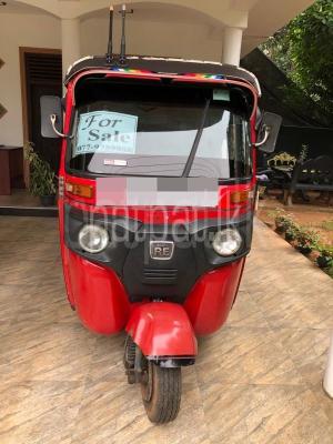 Bajaj Three Wheel 2017