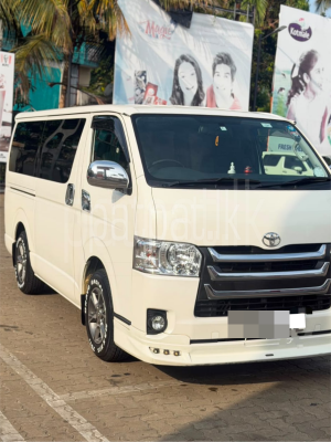 Toyota Hiace 2017 - භාවිතා කරන ලද වෑන් රථය sale in Sri Lanka - patpat.lk