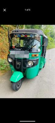 Bajaj Three Wheel 2013