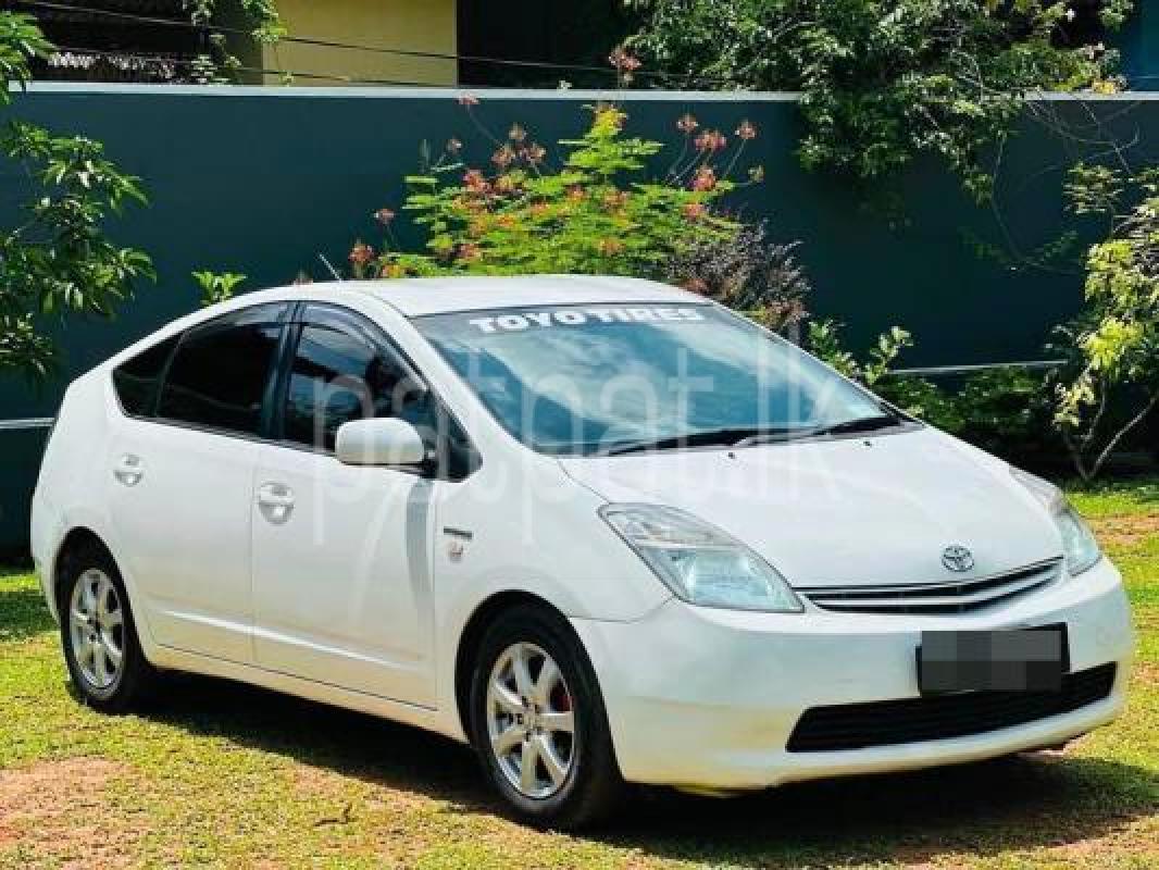 Toyota Prius 2011 -  Car sale in Sri Lanka - patpat.lk
