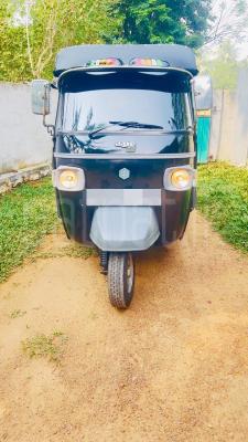 Piaggio Three Wheel 2014