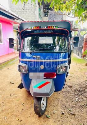 Piaggio Three Wheel 2012