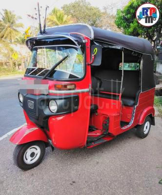 Bajaj Three Wheel 2015