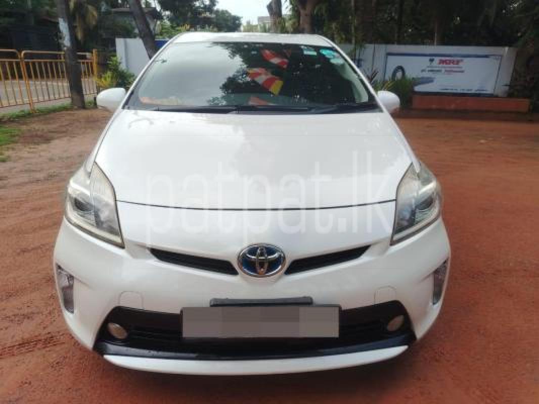 Toyota Prius 2015 -  කාර් sale in Sri Lanka - patpat.lk