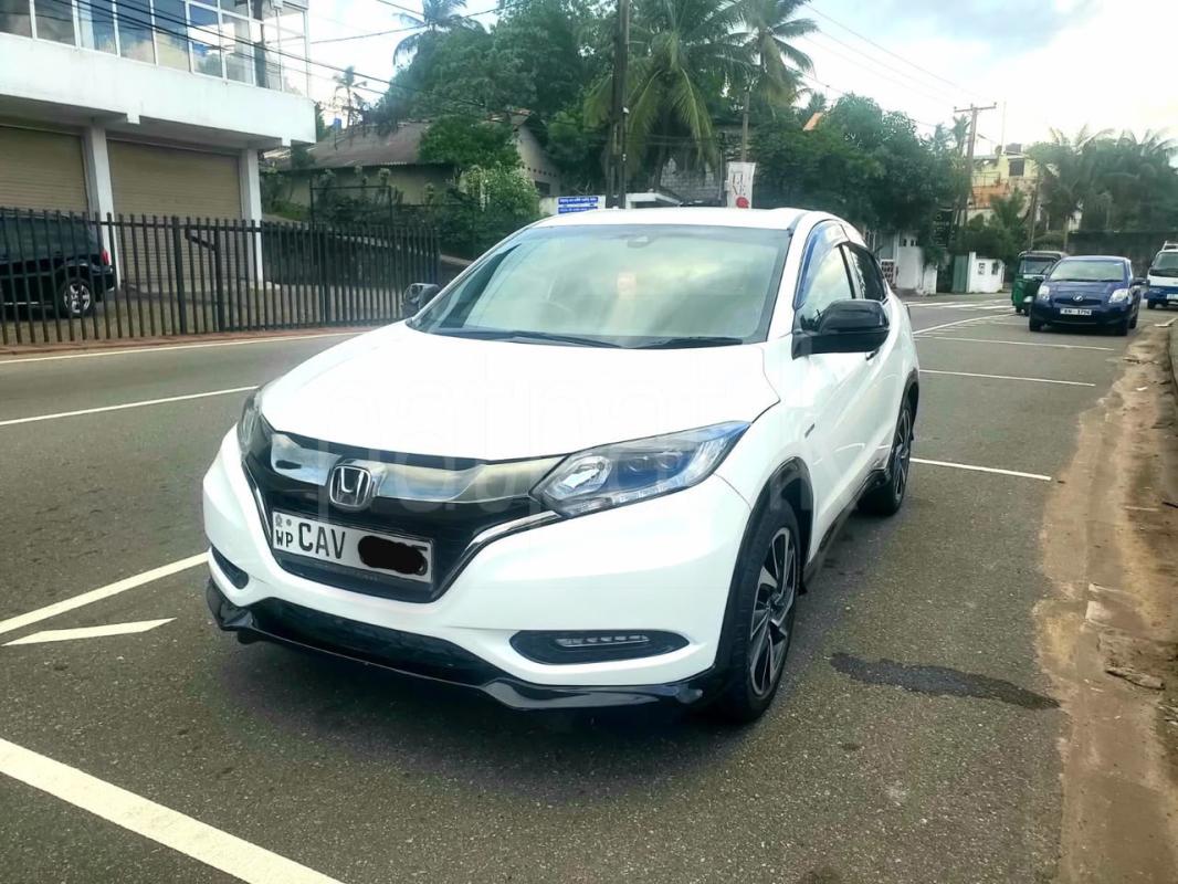 Honda Vezel 2017 -  SUV sale in Sri Lanka - patpat.lk