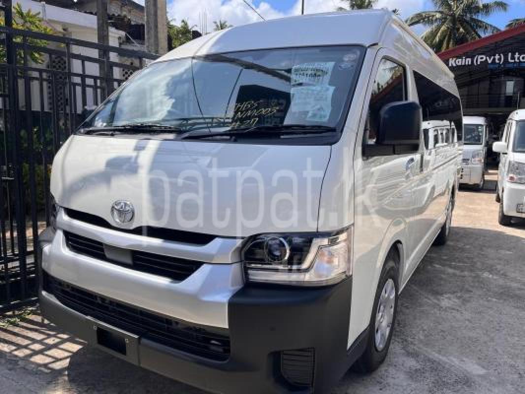 Toyota Hiace 2019 - மறுசீரமைக்கப்பட்டது வேன் sale in Sri Lanka - patpat.lk