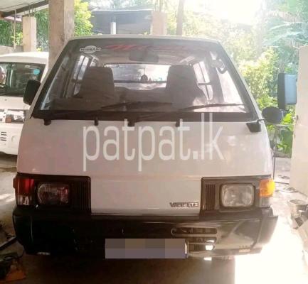 Nissan Vanette 1987