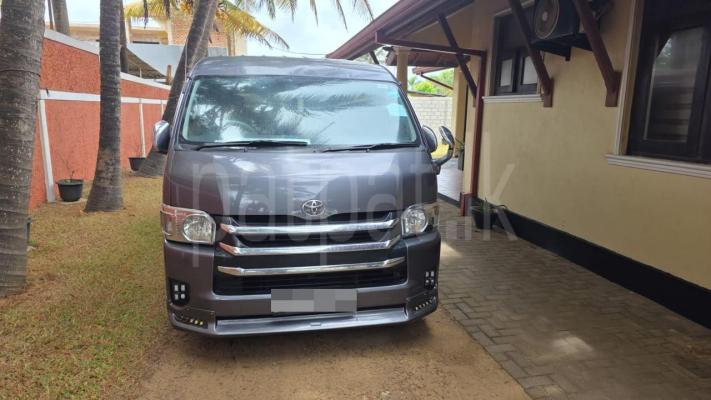 Toyota Hiace 2007 - භාවිතා කරන ලද වෑන් රථය sale in Sri Lanka - patpat.lk