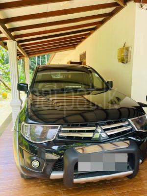 Mitsubishi L200 2011