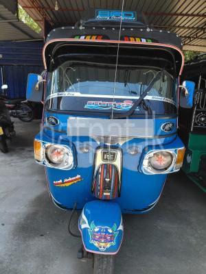 Bajaj Three Wheel 2011