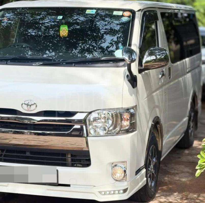 Toyota Hiace 2016 -  வேன் sale in Sri Lanka - patpat.lk