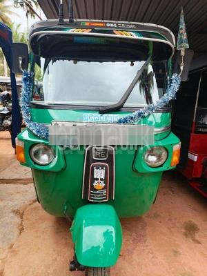 Bajaj Three Wheel 2014