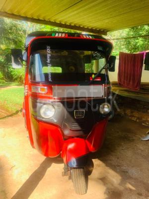 Bajaj Three Wheel 2014