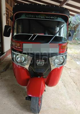 Bajaj Three Wheel 2017