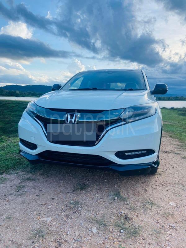 Honda Vezel 2017 -  SUV රථය sale in Sri Lanka - patpat.lk