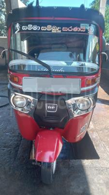 Bajaj Three Wheel 2015