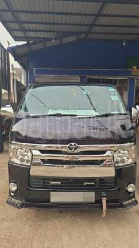 Toyota Hiace 2023 -  වෑන් රථය sale in Sri Lanka - patpat.lk