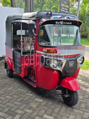 Bajaj Three Wheel 2015