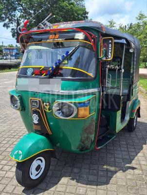 Bajaj Three Wheel 2013