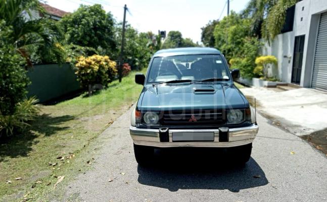 Mitsubishi Pajero 1992 - භාවිතා කරන ලද SUV රථය sale in Sri Lanka - patpat.lk
