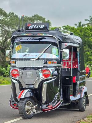 Bajaj Three Wheel 2014