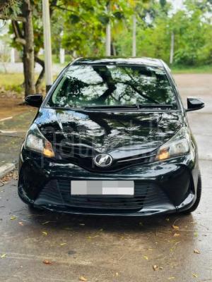 Toyota Vitz 2015
