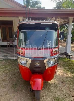 Bajaj Three Wheel 2016