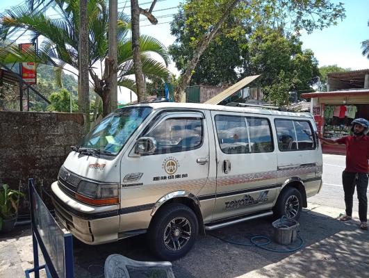 Toyota Hiace 1992 - பயன்படுத்தப்பட்டது வேன் sale in Sri Lanka - patpat.lk